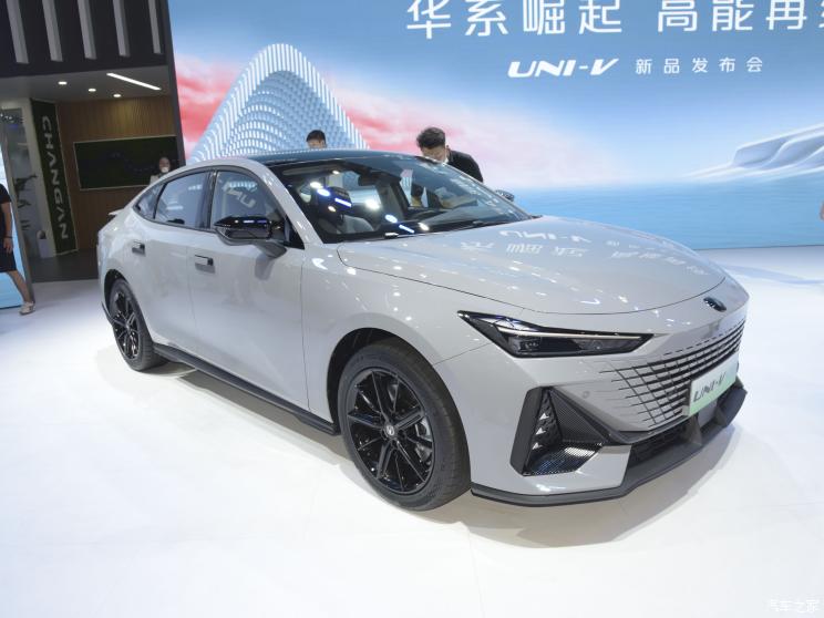 长安汽车 长安UNI-V新能源 2022款 蓝鲸iDD 1.5T 基本型