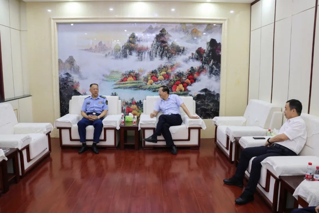 八一慰问送温暖 畅叙军民鱼水情 中国财经新闻网 www.prcfe.com