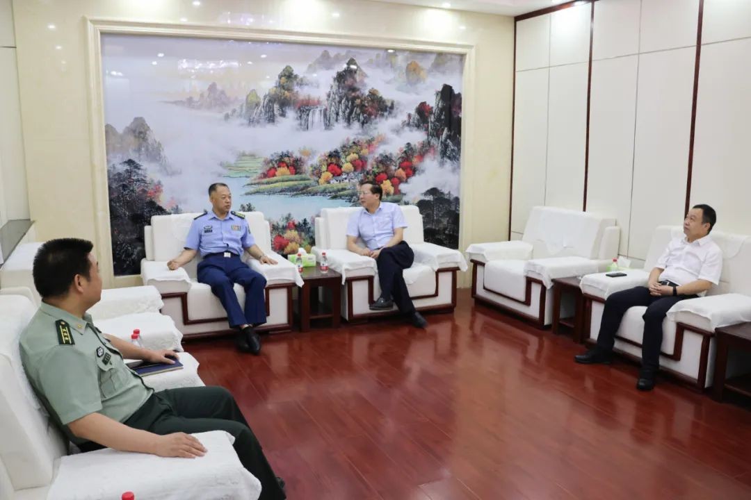 八一慰问送温暖 畅叙军民鱼水情 中国财经新闻网 www.prcfe.com