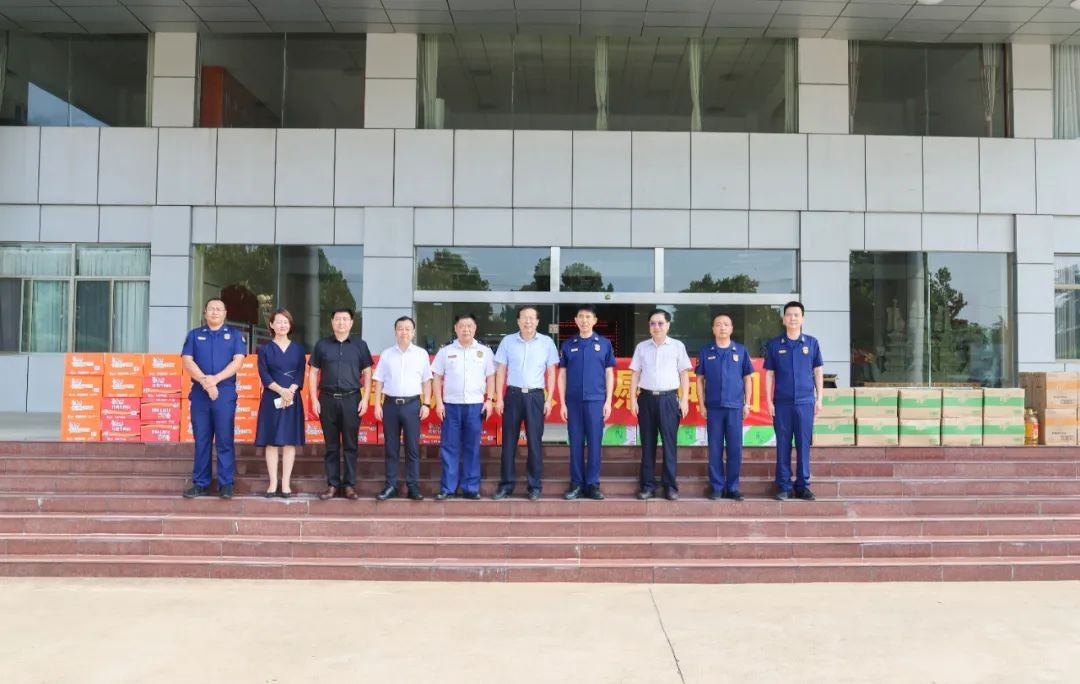八一慰问送温暖 畅叙军民鱼水情 中国财经新闻网 www.prcfe.com