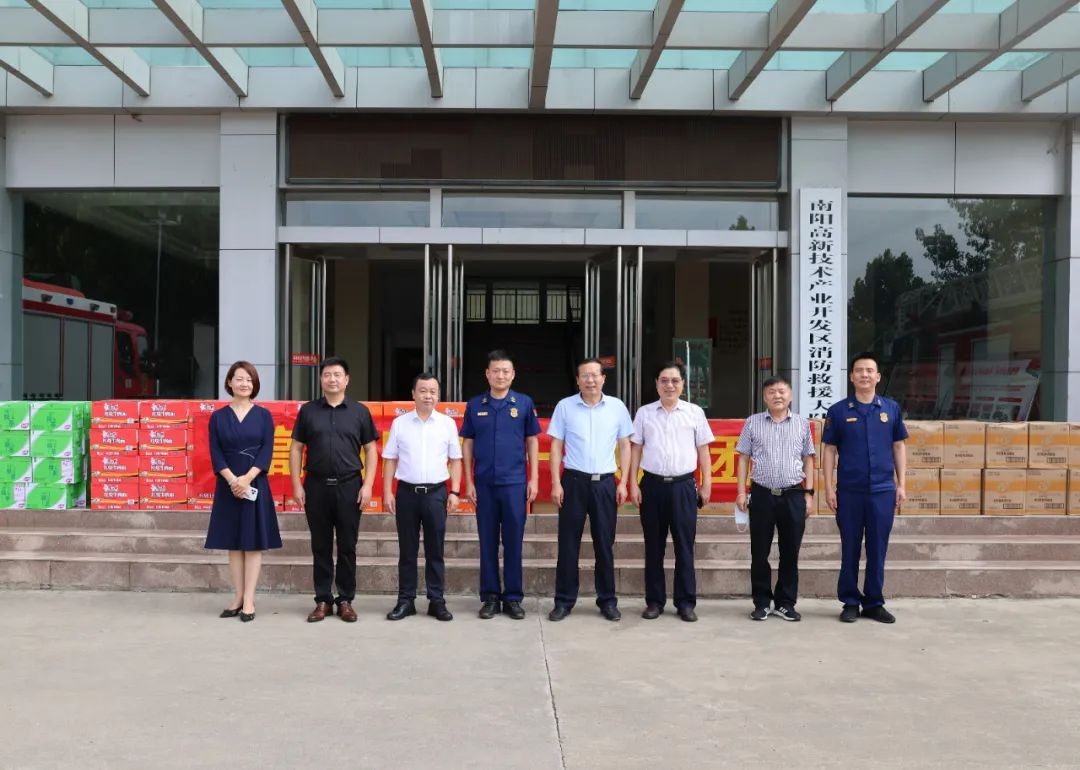 八一慰问送温暖 畅叙军民鱼水情 中国财经新闻网 www.prcfe.com