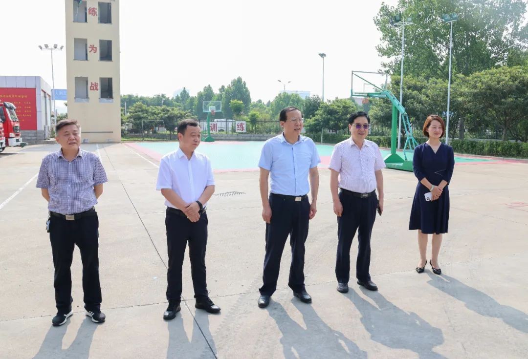 八一慰问送温暖 畅叙军民鱼水情 中国财经新闻网 www.prcfe.com