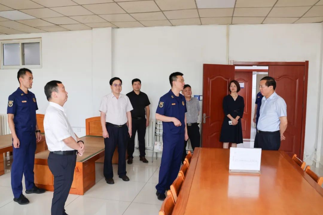 八一慰问送温暖 畅叙军民鱼水情 中国财经新闻网 www.prcfe.com