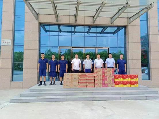 临颍县农行：“八一”慰问送温暖 共叙军民鱼水情 中国财经新闻网 www.prcfe.com