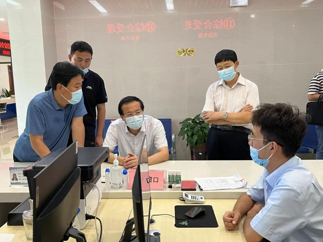 周天龙到区政务服务中心调研指导工作 中国财经新闻网 www.prcfe.com