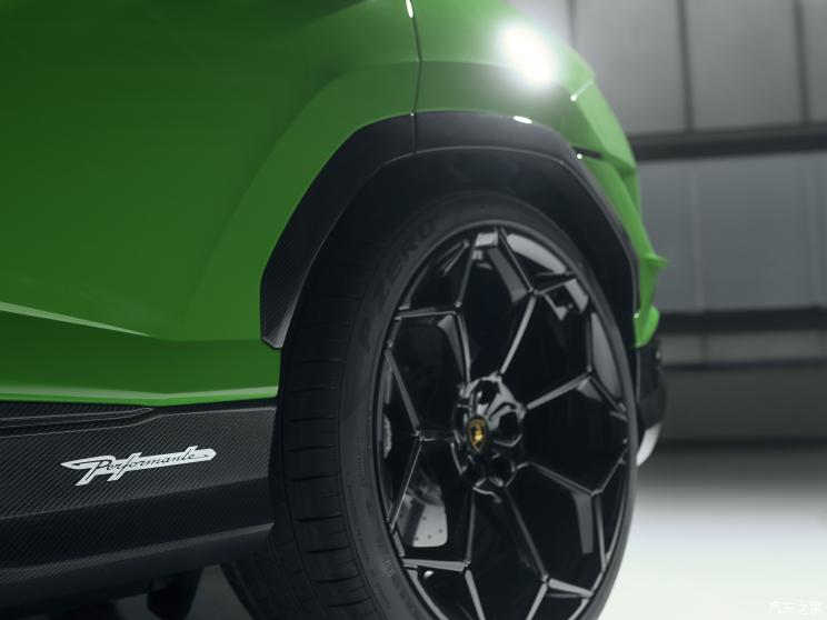 兰博基尼 Urus 2022款 Performante