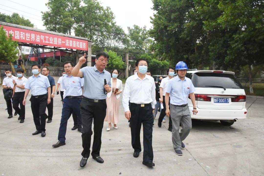 市委书记朱是西到二机石油开展“企业服务日”活动 中国财经新闻网 www.prcfe.com
