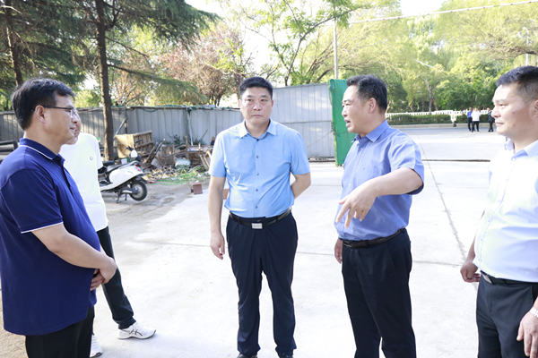 区委书记李新伟带队下访督导问题楼盘化解工作 中国财经新闻网 www.prcfe.com