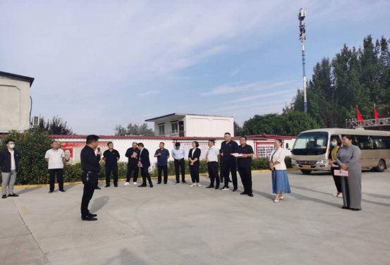 市观摩团走进高新区许庄社区对“五星”支部创建工作进行实地观摩 中国财经新闻网 www.prcfe.com