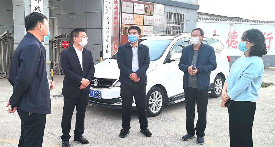 区委常委、宣传部部长、副区长高艳督导检查郾城高中校园疫情防控工作 中国财经新闻网 www.prcfe.com
