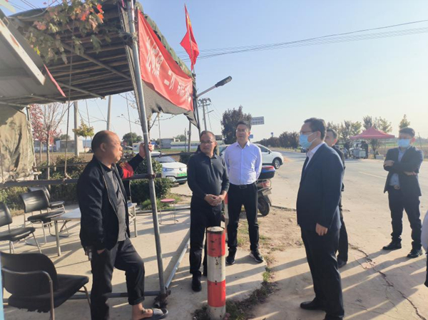 李占宾督导调研三秋禁烧及整地麦播情况 中国财经新闻网 www.prcfe.com