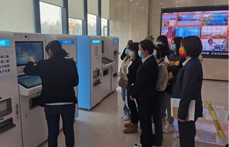 经开区行政服务中心组织新入职人员开展志愿服务培训工作 中国财经新闻网 www.prcfe.com