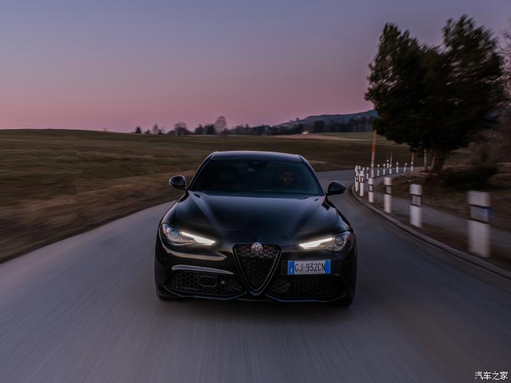 阿尔法·罗密欧 Giulia 2022款 Estrema